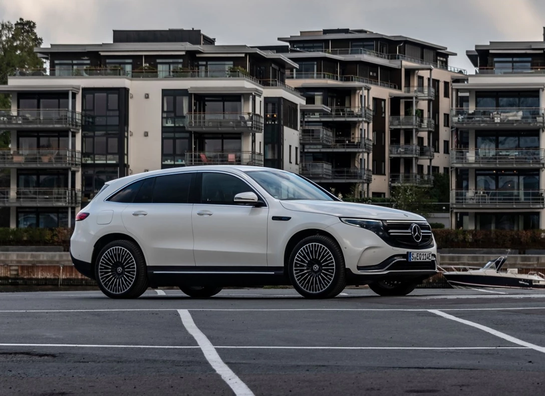 1650767-Mercedes-Benz-EQC-2020-1600-1f.jpg