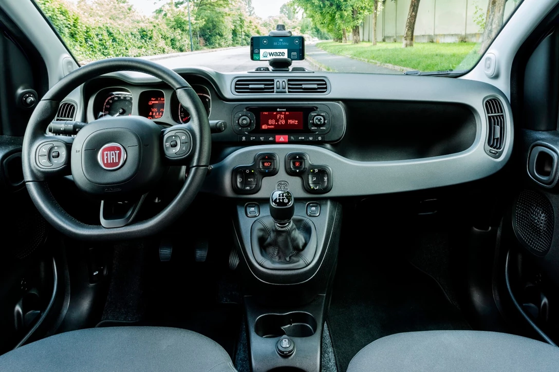 1618730-180619_Fiat_Panda-Waze_10.jpg