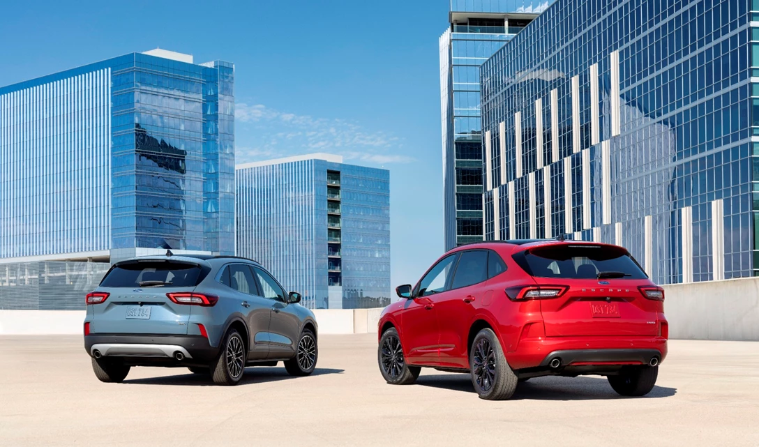 1670111-2023 Ford Escape Plug-In Hybrid_Vapor Blue_Ford Escape ST-Line Elite_Rapid Red_02.jpg