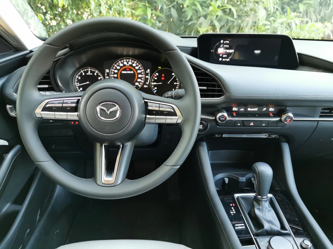 1622704-rotemi110919mazda3 (19).jpg