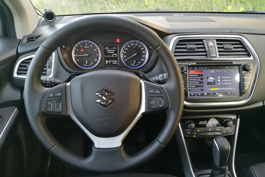 1582866-סוזוקי קרוסאובר המחודש (5).jpg