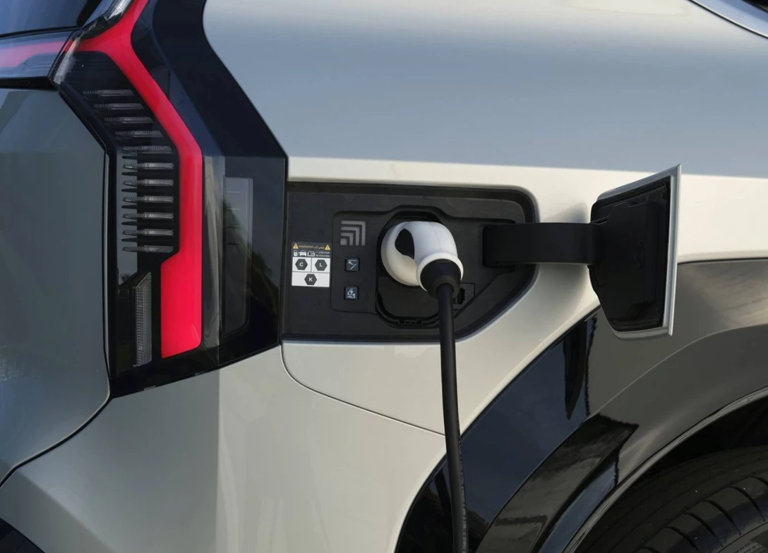 1697328-Kia-EV9-2024-13.jpg
