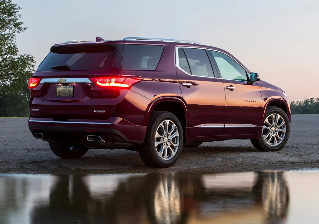 1647396-Chevrolet-Traverse-2020-04.jpg