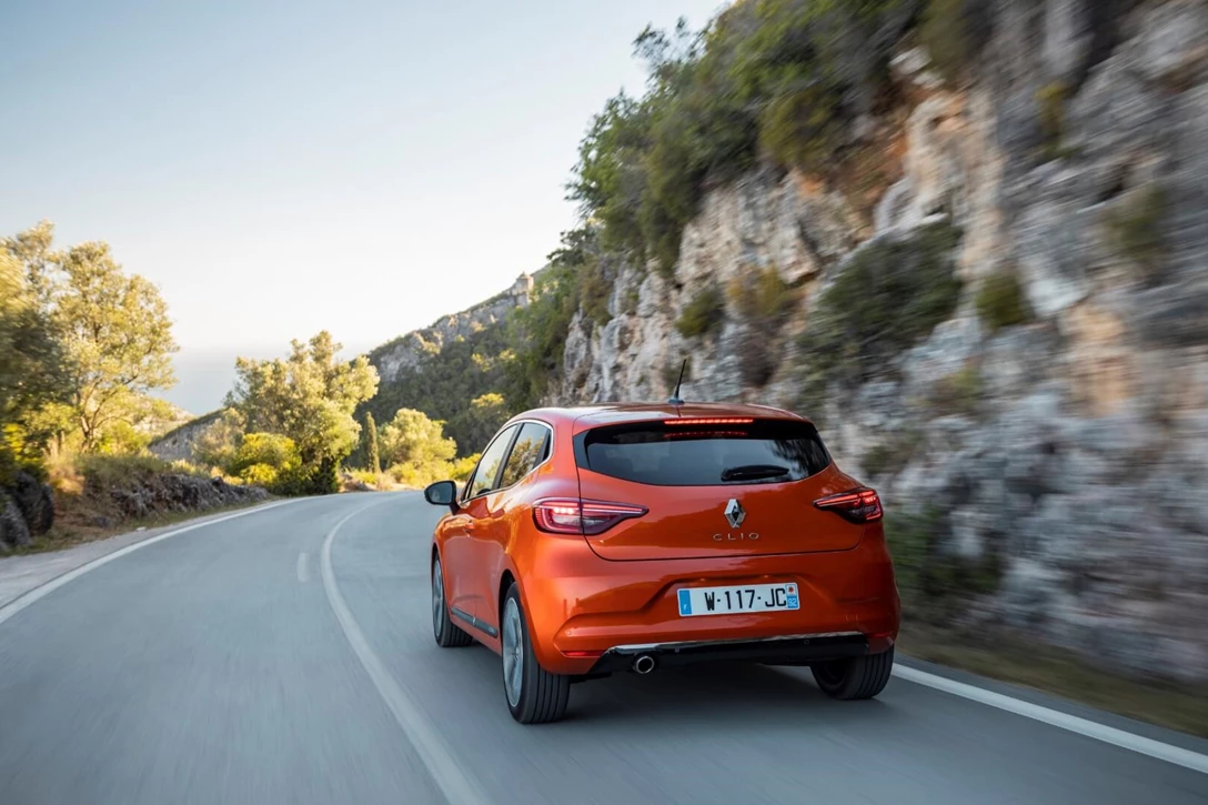 1620567-21227130_2019_-_New_Renault_CLIO_test_drive_in_Portugal.jpg
