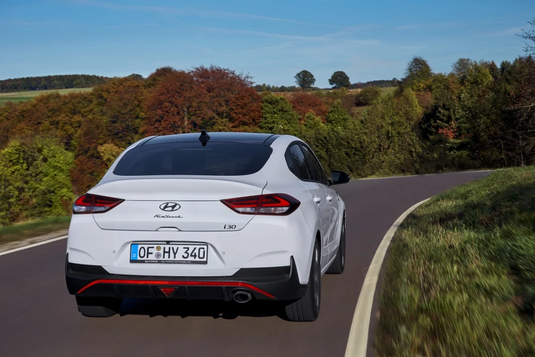 1605961-Hyundai i30 Fastback N Line (15).jpg