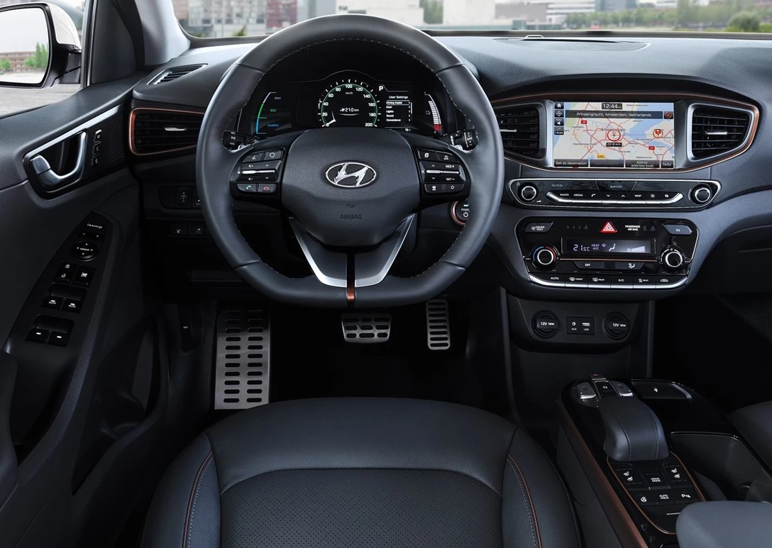 1636234-Hyundai-Ioniq-02.jpg