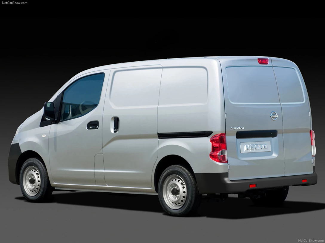 1588246-Nissan-NV200 2.jpg