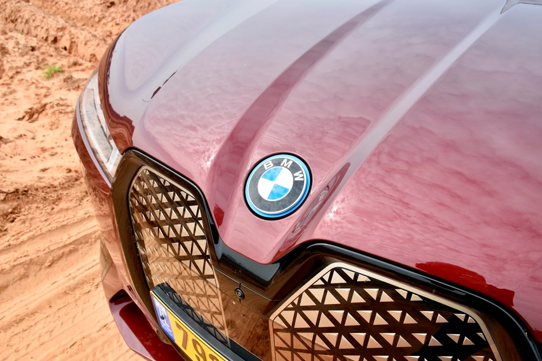 1657687-ב.מ.וו IX - 4.jpeg