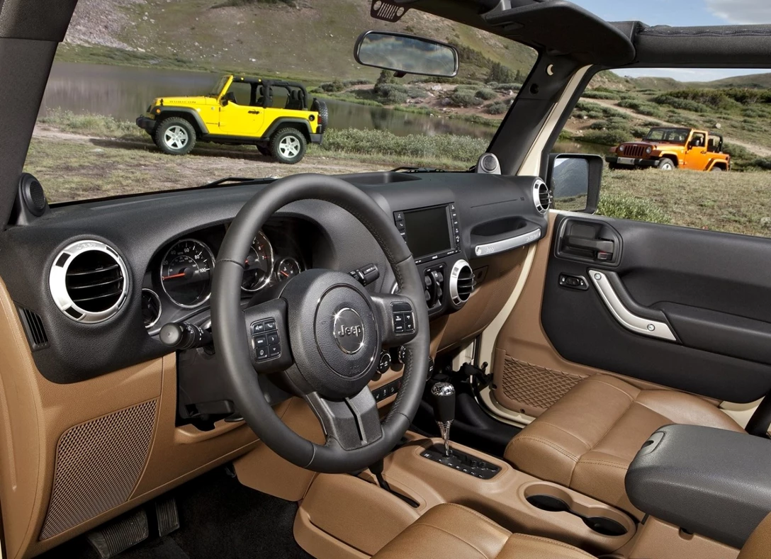 1660296-Jeep-Wrangler-2015-06.jpg