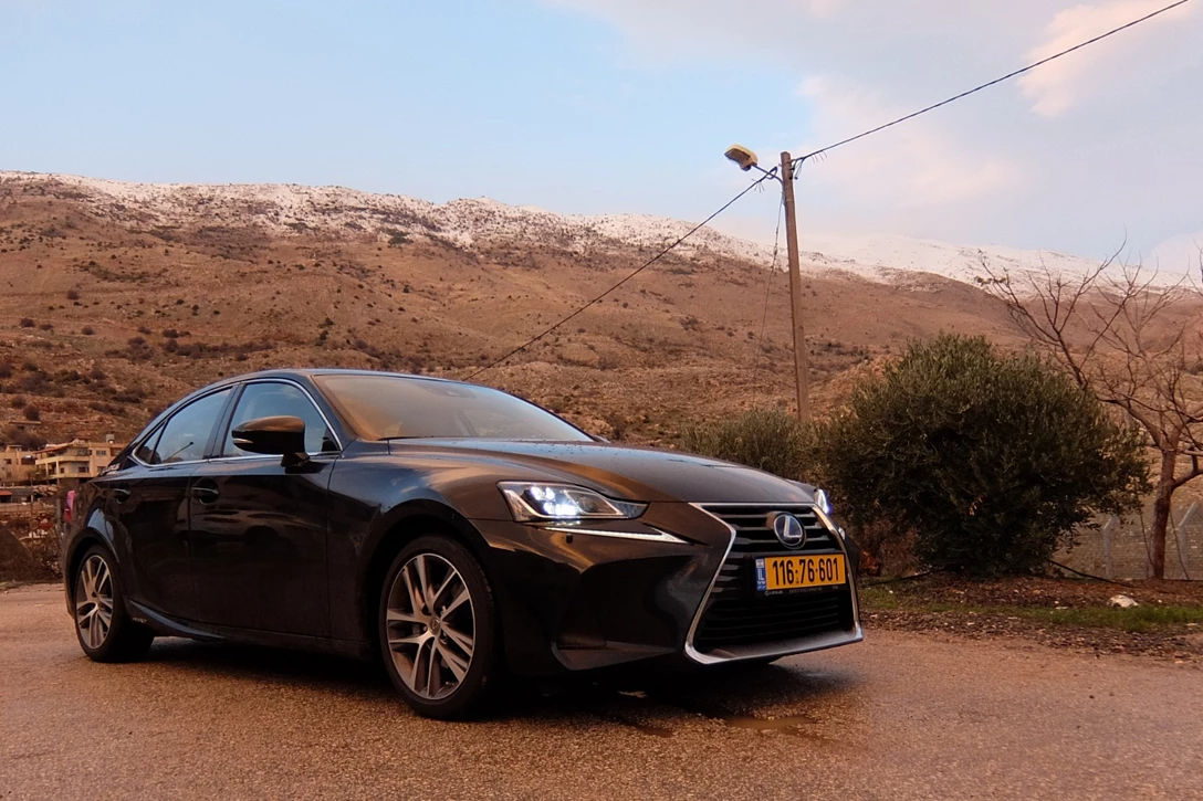1593199-לקסוס IS מבחן דרכים (5).JPG