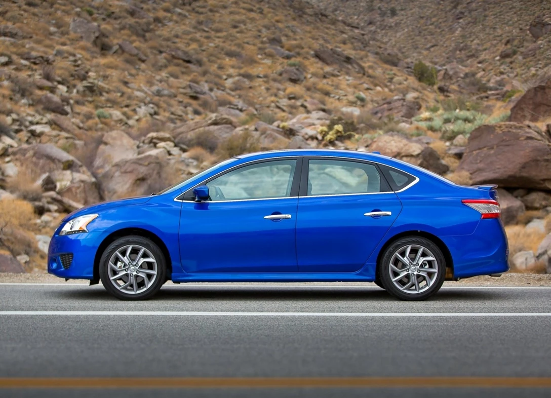 1666479-2018_nissan_sentra_01 03.jpg