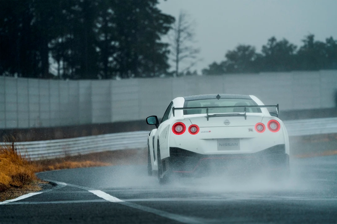 1615338-190321_MY20_GT_R_NISMO_MC_Newsroom10.jpg