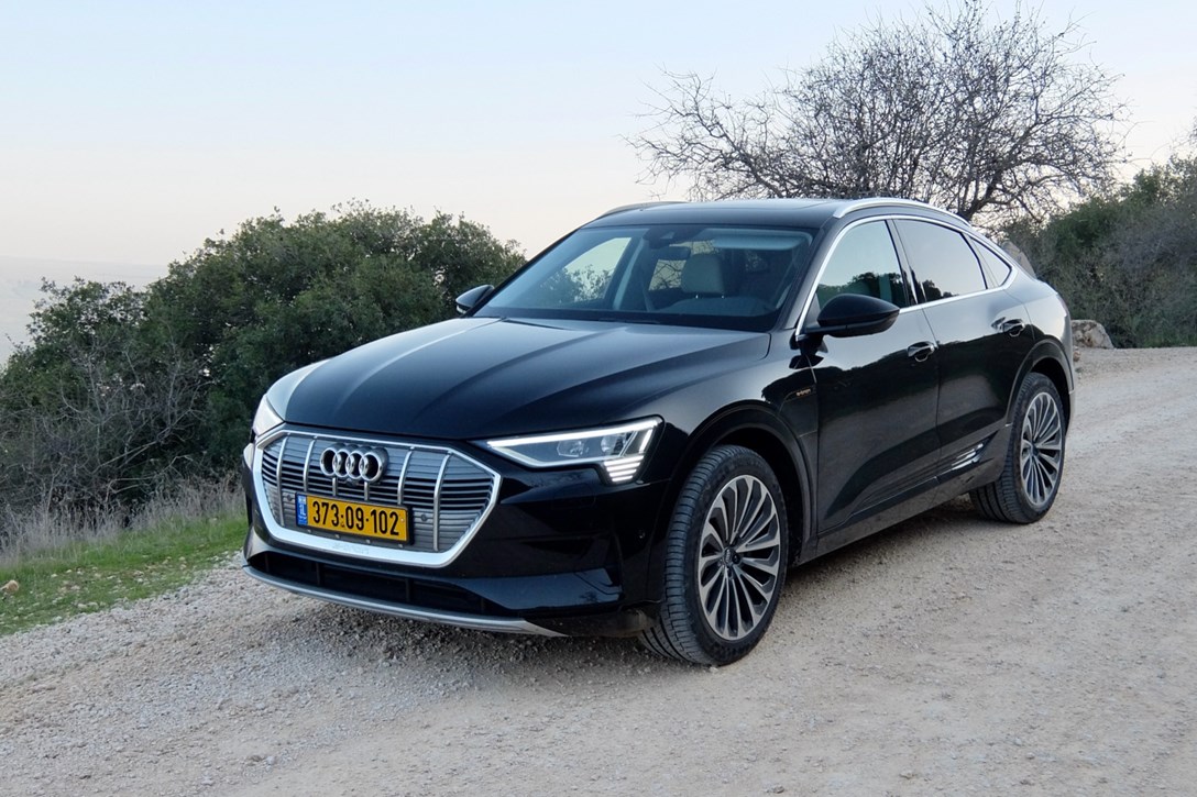 1638513-אודי  e-tronספורטבק - 13.jpeg