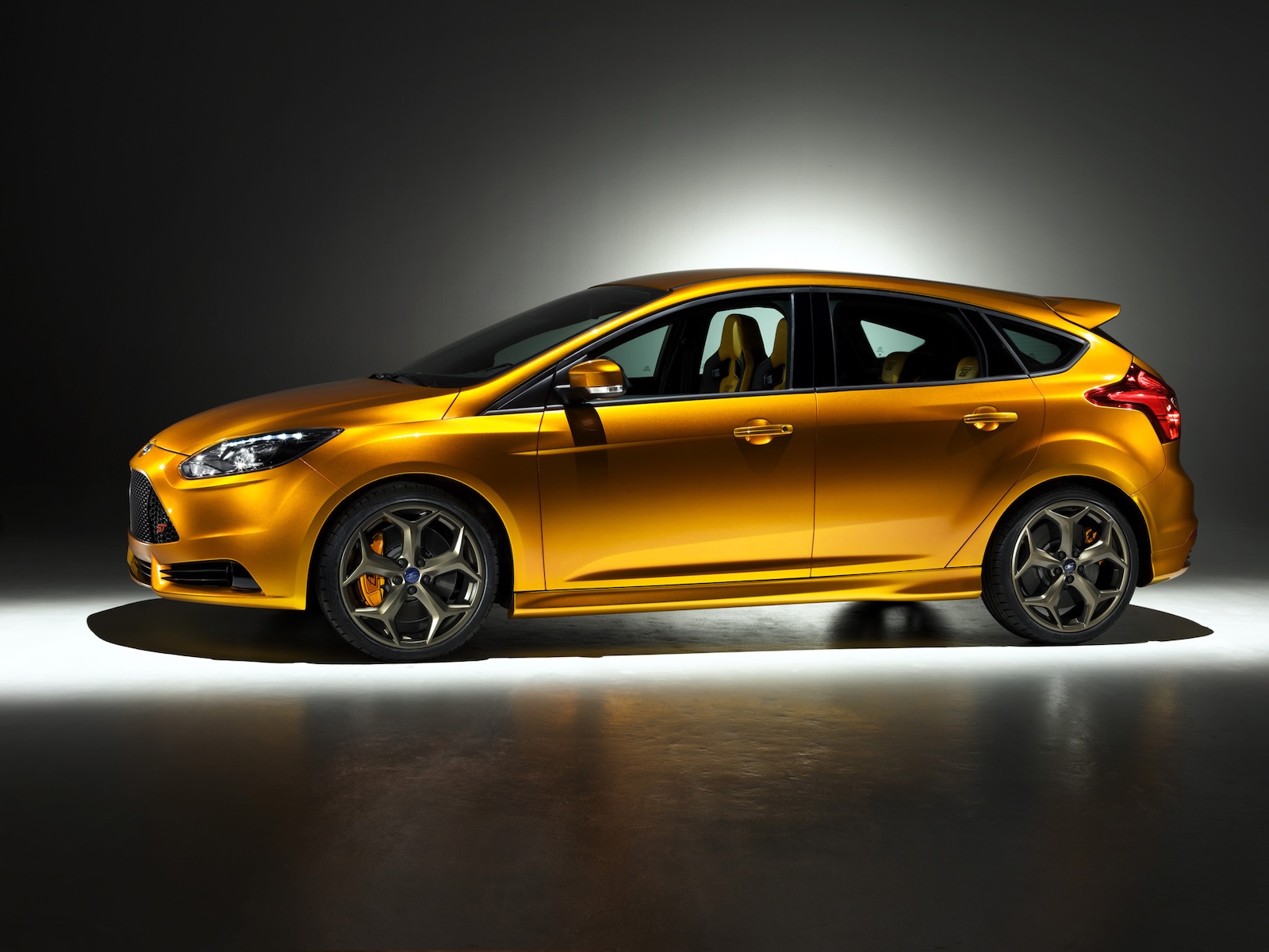 1575496_ford_focus_3.jpg