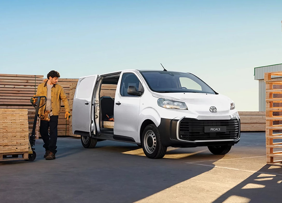 1704895-Toyota-Proace-2024-13.jpg