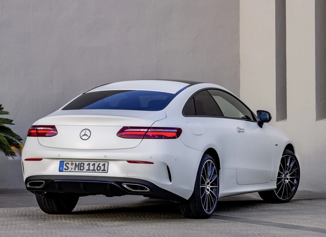 1660662-Mercedes-Benz-E-Class_Coupe-2018-03.jpg