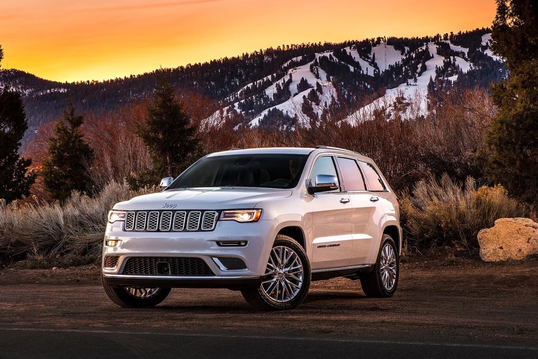 1621252-1-Jeep-Grand_Cherokee_Summit-2017-1600-02.jpg