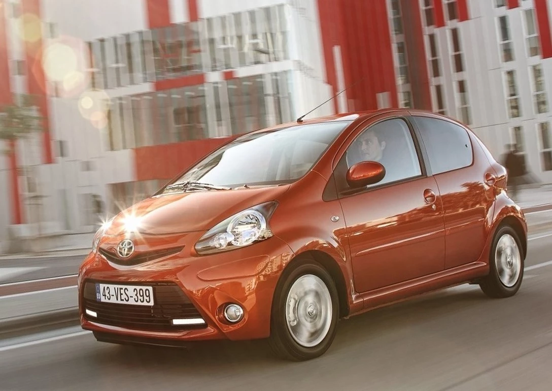 1648307-Toyota-Aygo-2013-01.jpg