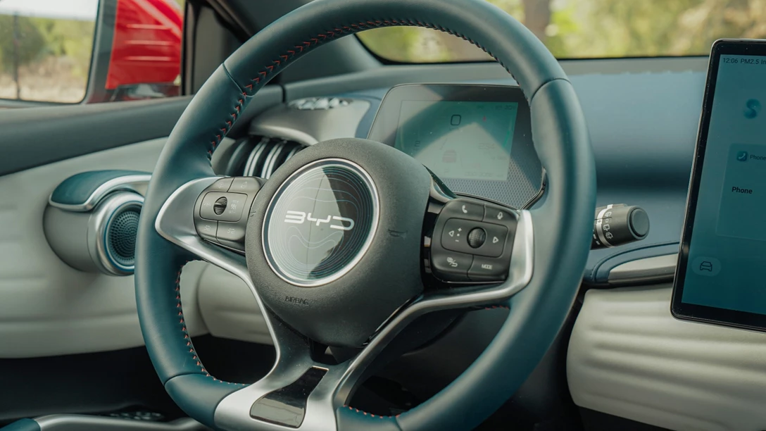 1672490-BYD ATTO 3.01_04_45_16.Still082 copy.jpg