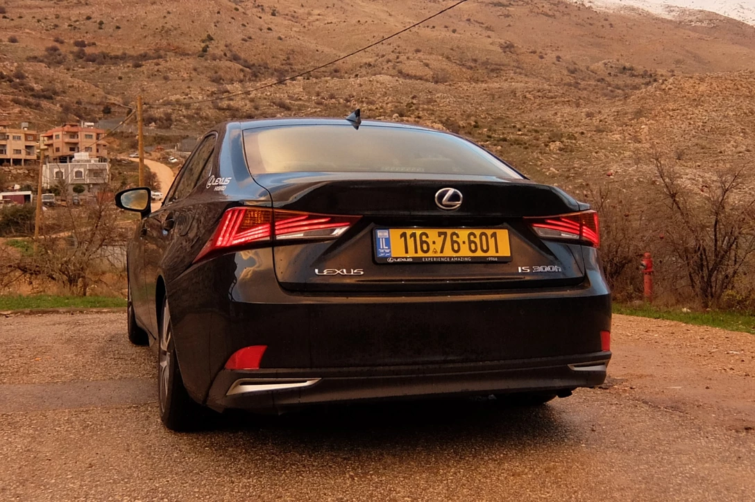 1593195-לקסוס IS מבחן דרכים (4).JPG