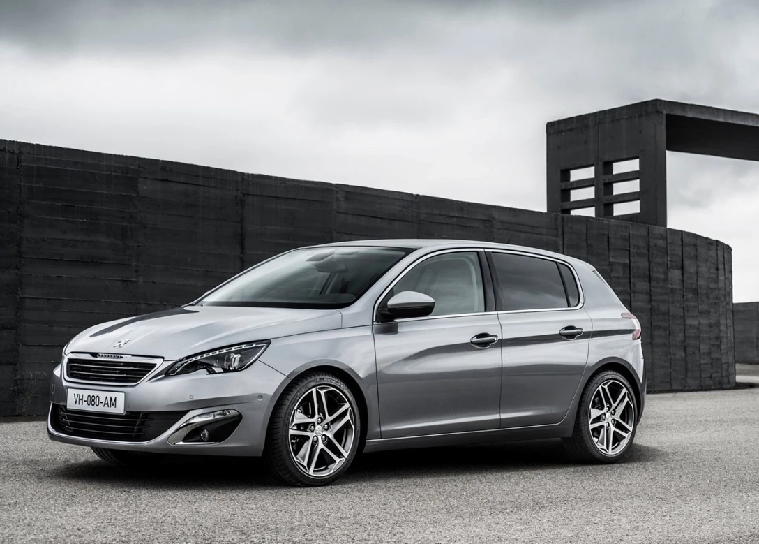 1664791-Peugeot-308-2018-01.jpg
