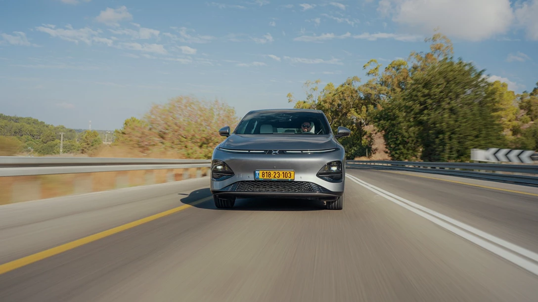 1701374-Xpeng G6 2024.00_25_56_08.Still011.jpg