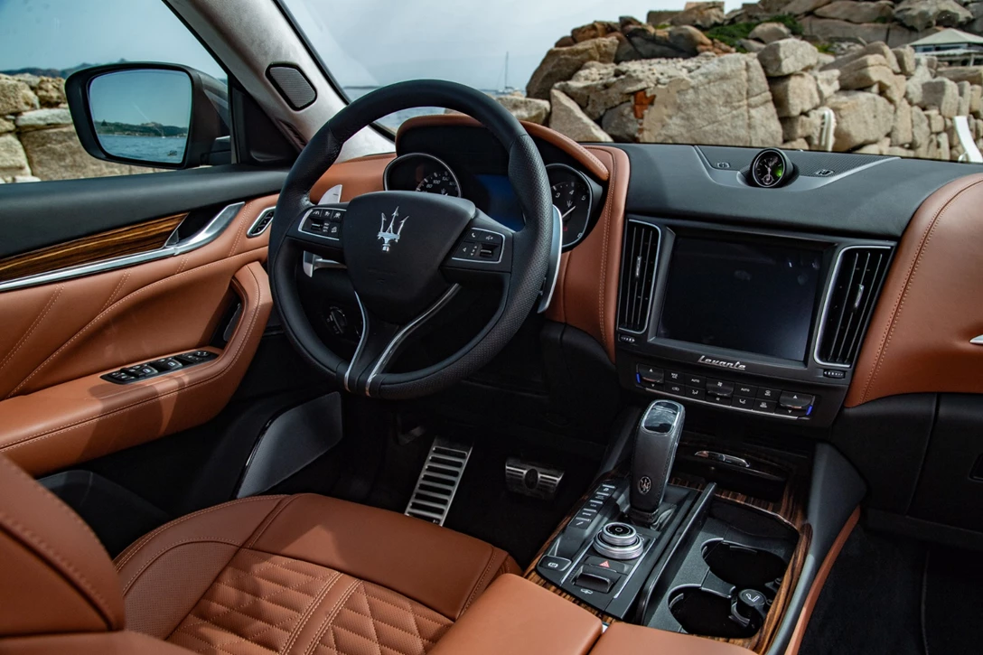 1610618-Maserati Levante MY19, interni.JPG