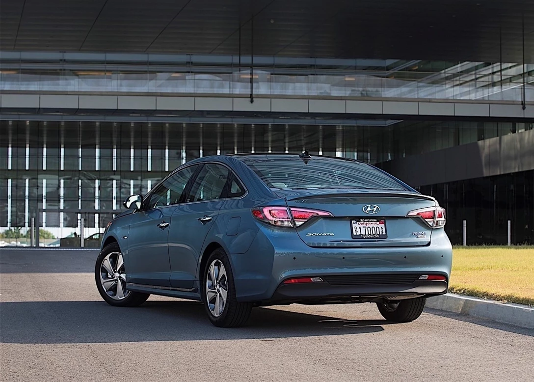 1647556-Hyundai-Sonata_Hybrid-2017-03.jpg