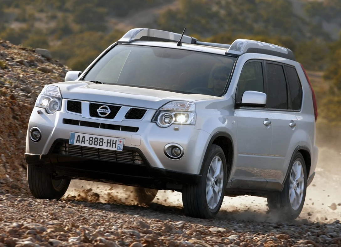 1600155-Nissan-X-Trail-2011-1600-03.jpg
