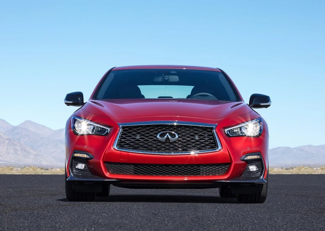 1596101-Infiniti-Q50 4.jpg