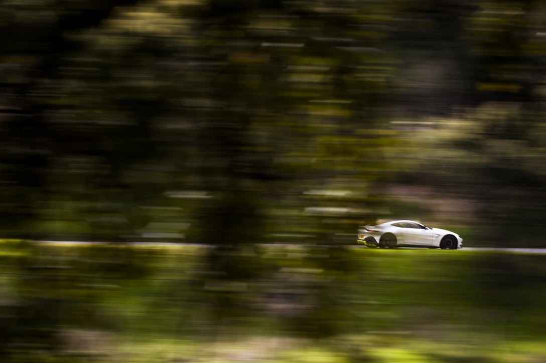 1599138-אסטון מרטין ואנטג מבחן דרכים השקה (37).jpg