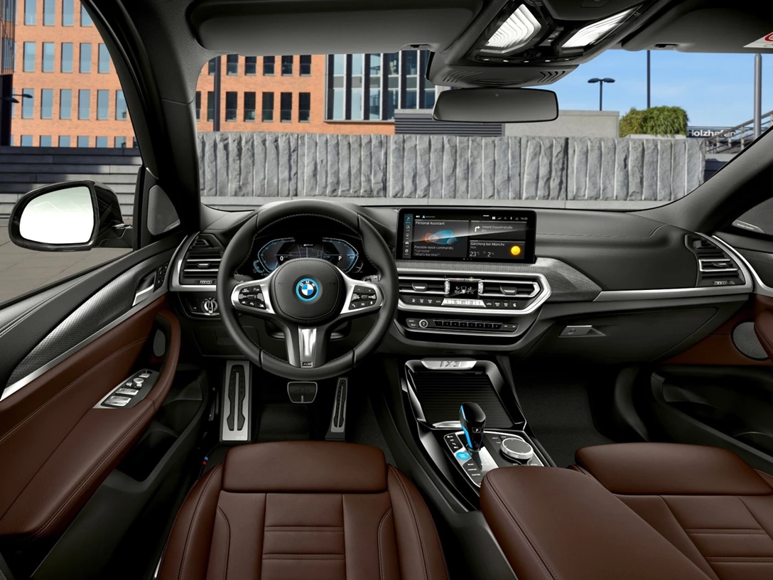 1659770-P90432183_lowRes_the-new-bmw-ix3-8-20.jpg
