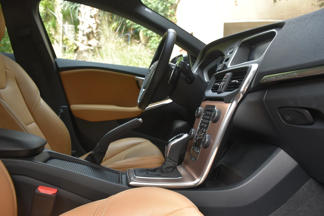 1593959-וולוו V40 קרוס קאנטרי מבחן דרכים  (7).JPG