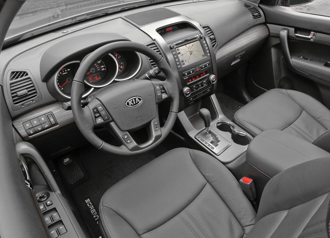 1686458-Kia-Sorento-2012-05.jpg