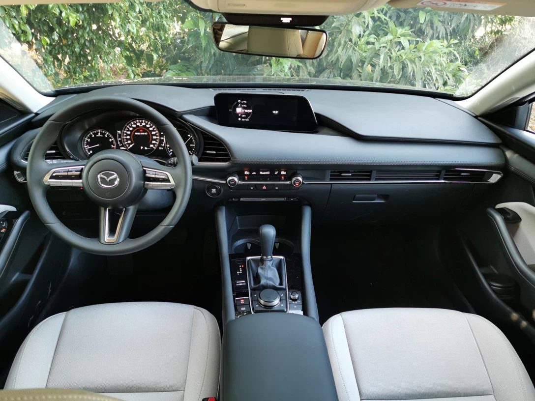 1622689-rotemi110919mazda3 (195).jpg