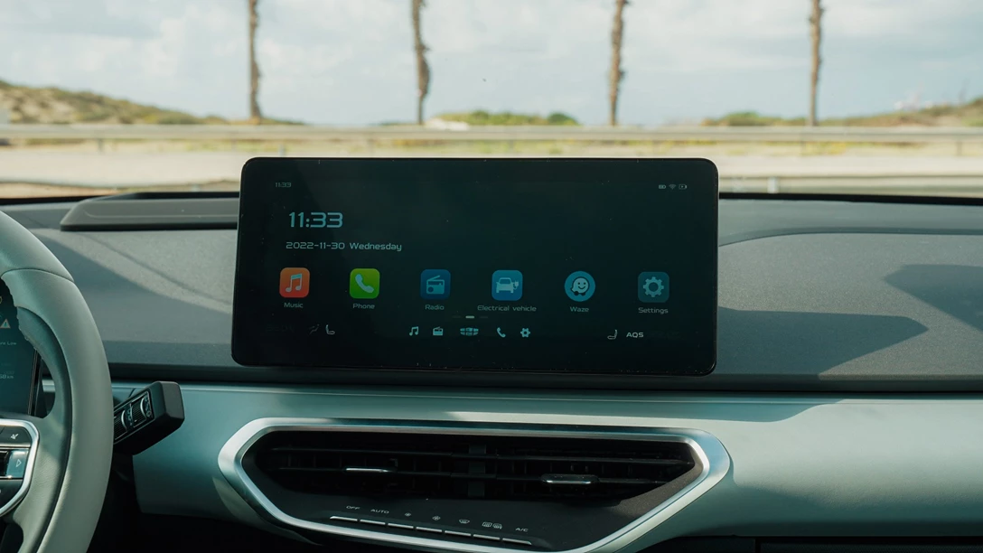 1673516-BYD ATTO 3 vs Geely Geometry C.01_11_05_01.Still077 copy.jpg