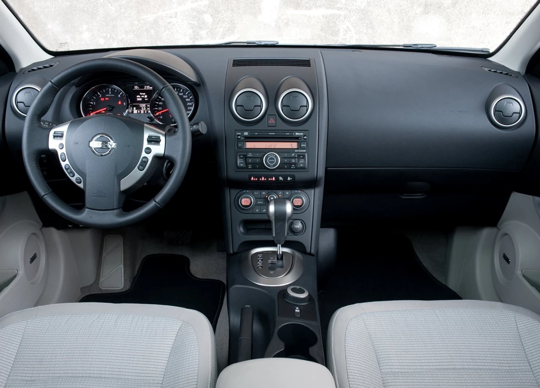 1687070-Nissan-Qashqai-Plus2-2013-11.jpg