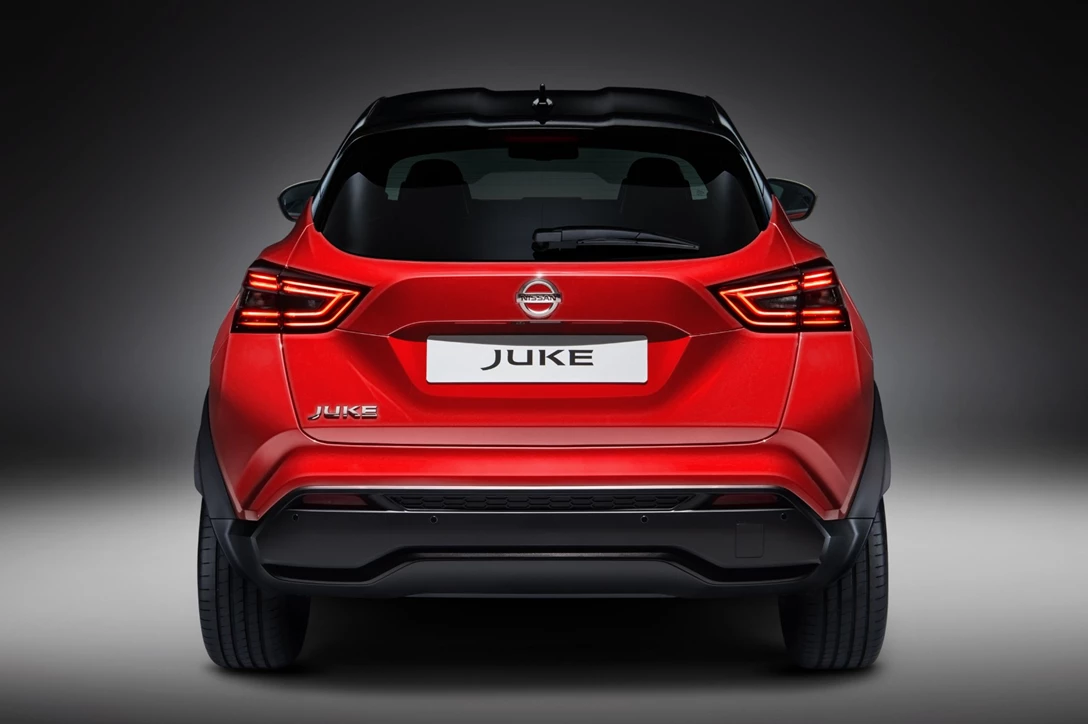 1621777-Sep. 3 - 6pm CET - New Nissan JUKE Unveil  Red Static Studio - 2.jpg