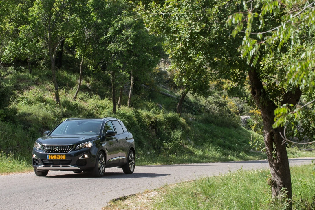 1594291-השוואתי פנאי - יונדאי טוסון מול מאזדה CX-5 מול פיגו 3008 מול קיה ספורטאז (10).jpg