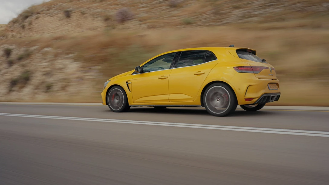 1696011-Renault Megane RS 2024.00_00_49_03.Still033-min.jpg