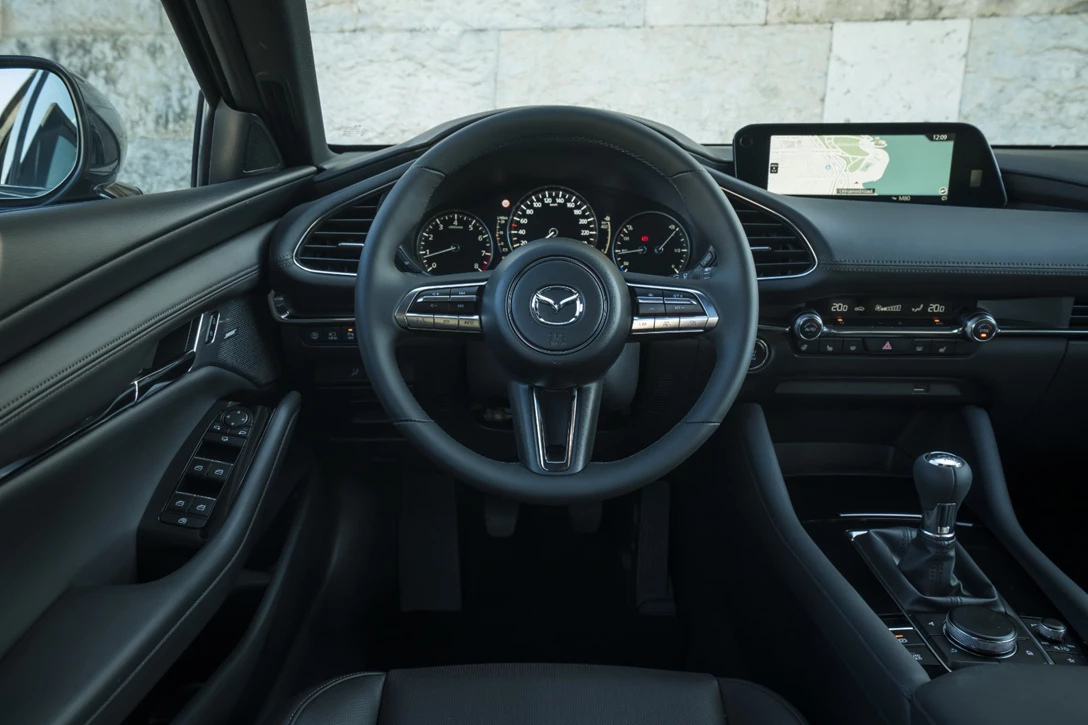 1612274-Mazda3_HB_Polymetal_interior-1_hires.jpg