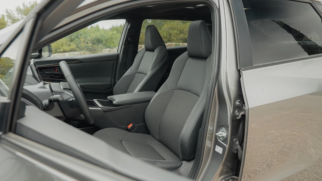 1681690-Hyundai IONIQ 5 vs Skoda Enyaq vs KIA EV6 vs TOYOTA BZ4X - 2023.00_26_13_13.Still084 copy.jpg