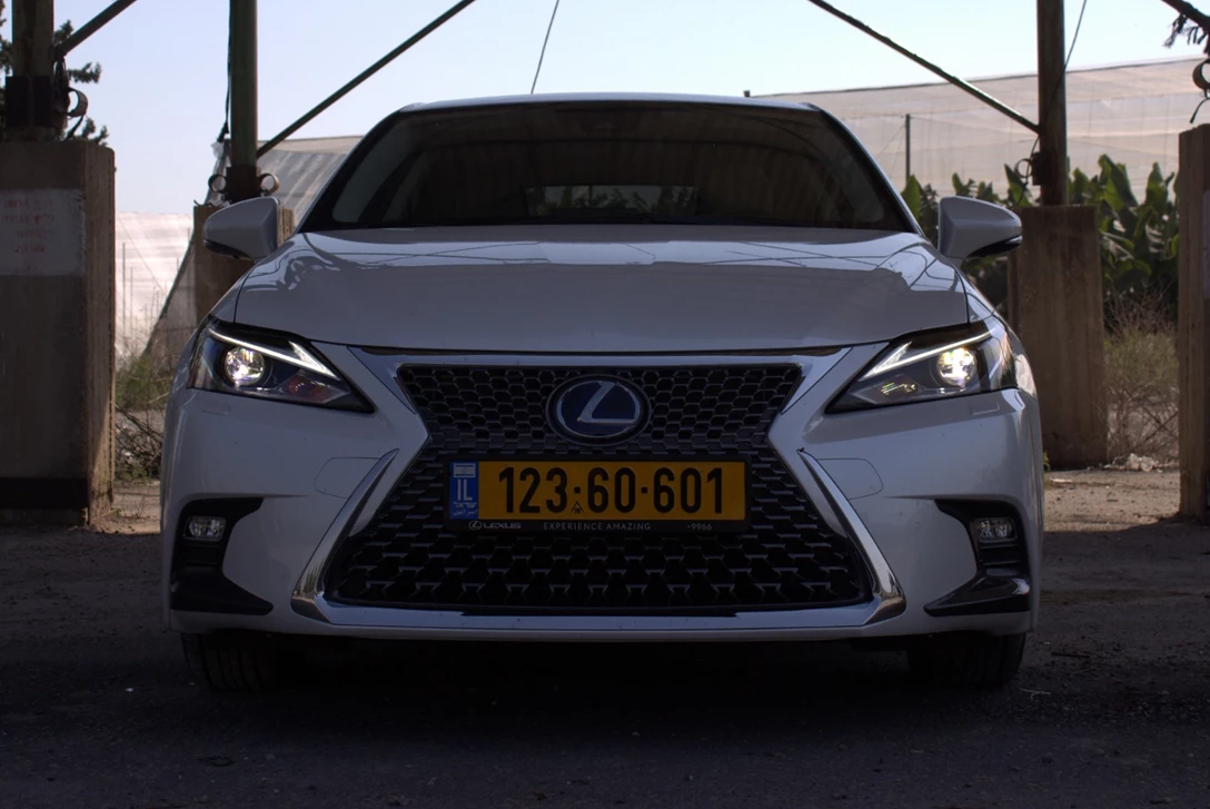 1596376-לקסוס CT200h מבחן דרכים (6).jpg