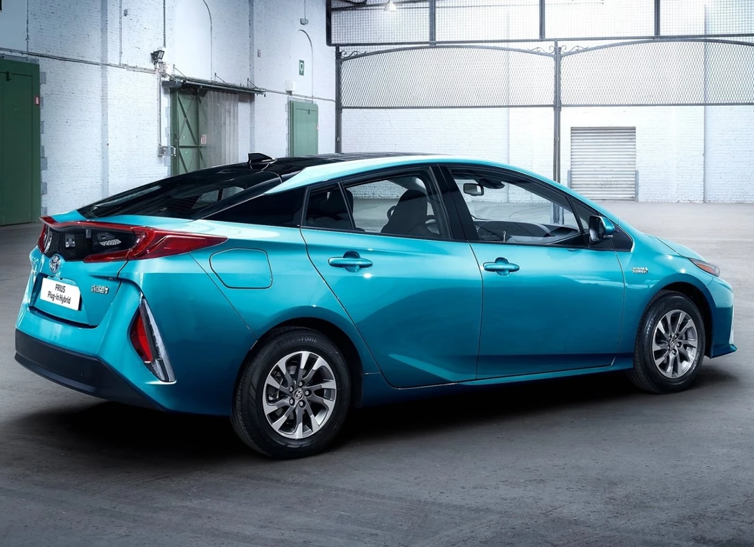1643677-Toyota-Prius_Plug-in_Hybrid-2020-02.jpg