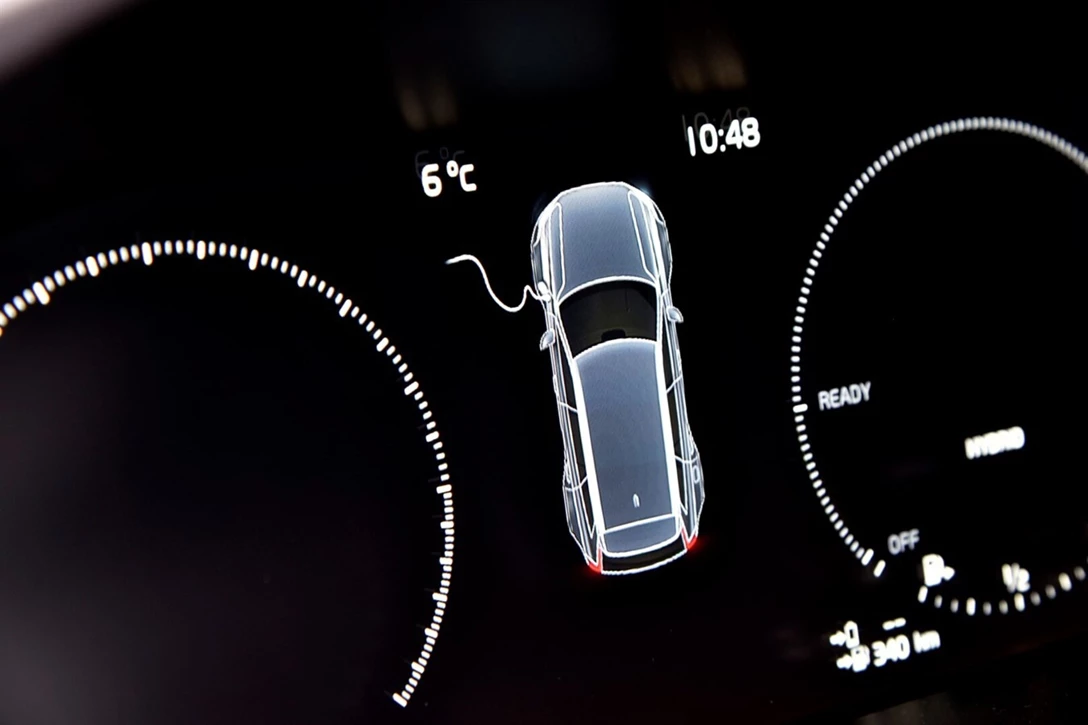 1646722-Volvo XC90 2017 (15).jpg