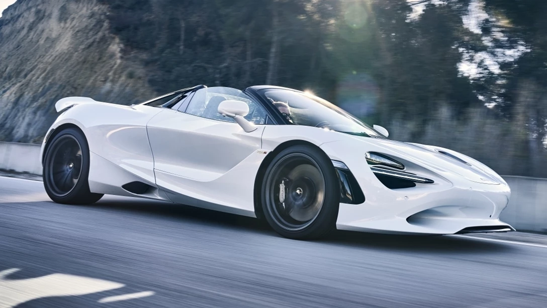 1681612-Small-14885-McLaren750SSpider.jpg
