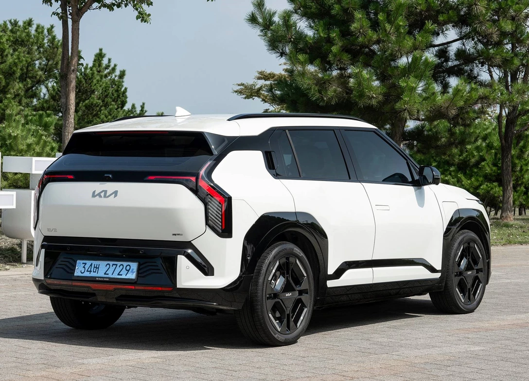 Kia-EV3-2025-02.jpg