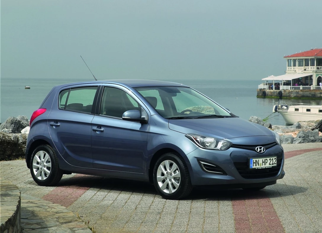 1651276-Hyundai-i20-2014-03.jpg