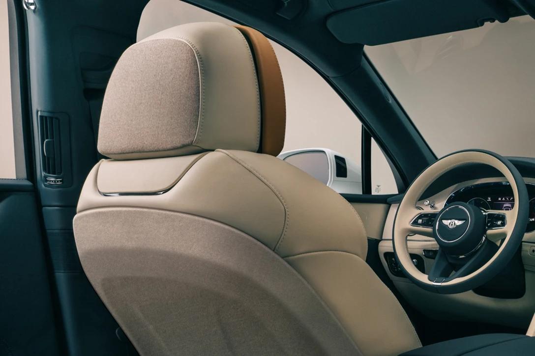 1670578-Bentayga Odyssean - 7.jpg