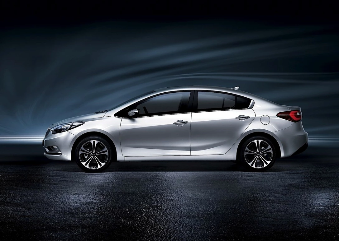 1650983-Kia-Forte-2013-02.jpg